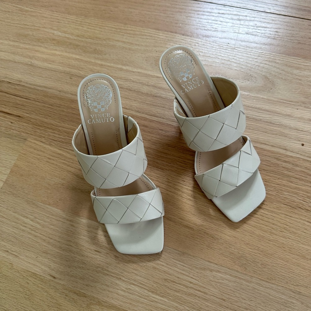 Vince Camuto  Candia Basketwave sandal size 6.5
